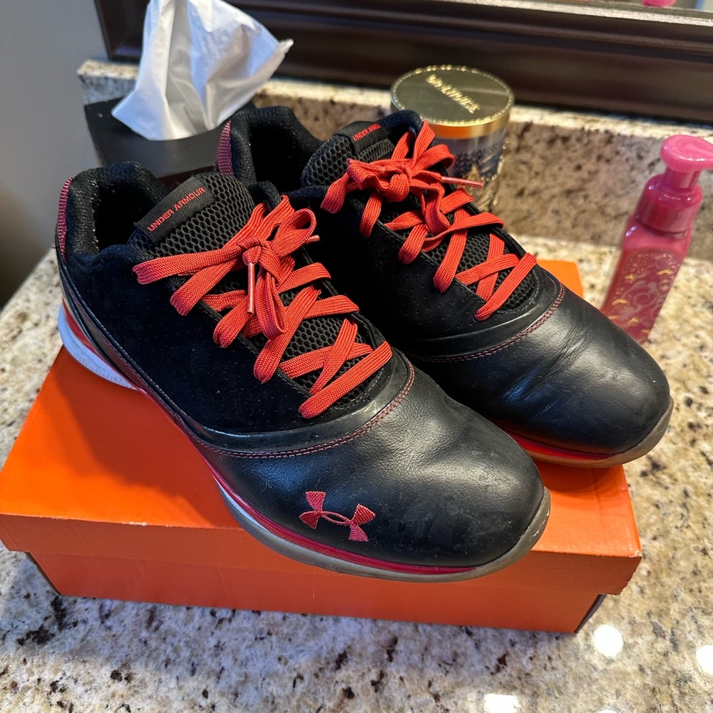 Under Armour Men's Black and Red Athletic Sneakers